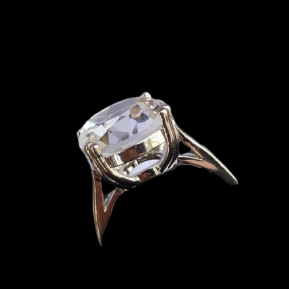 ❗️LAST CHANCE 4/30❗️STERLING SILVER OVAL CUBIC ZIRCONIA RING - Picture 6 of 8